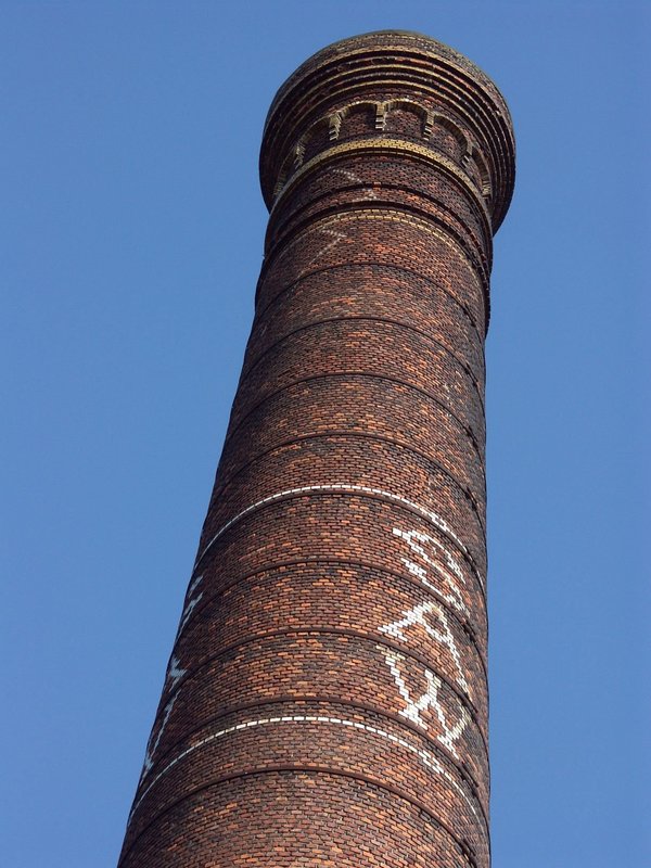 Société Anonyme Waerschoot was de naam van de grootste textielfabriek in het dorp