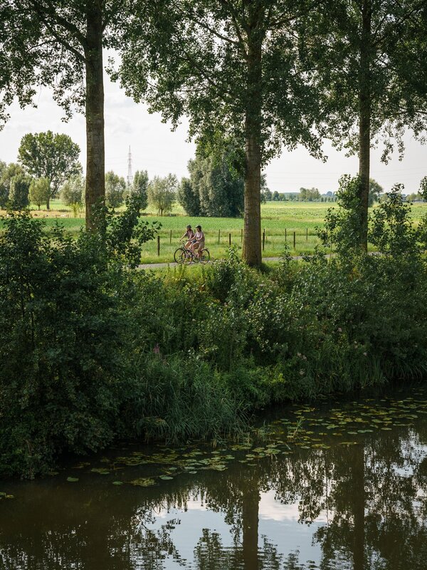 Fietsen langs het Schipdonkkanaal